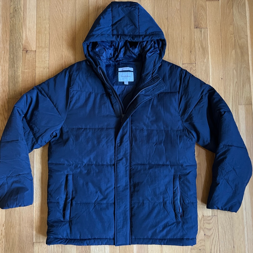 Goodfellow & Co navy blue puffer jacket.